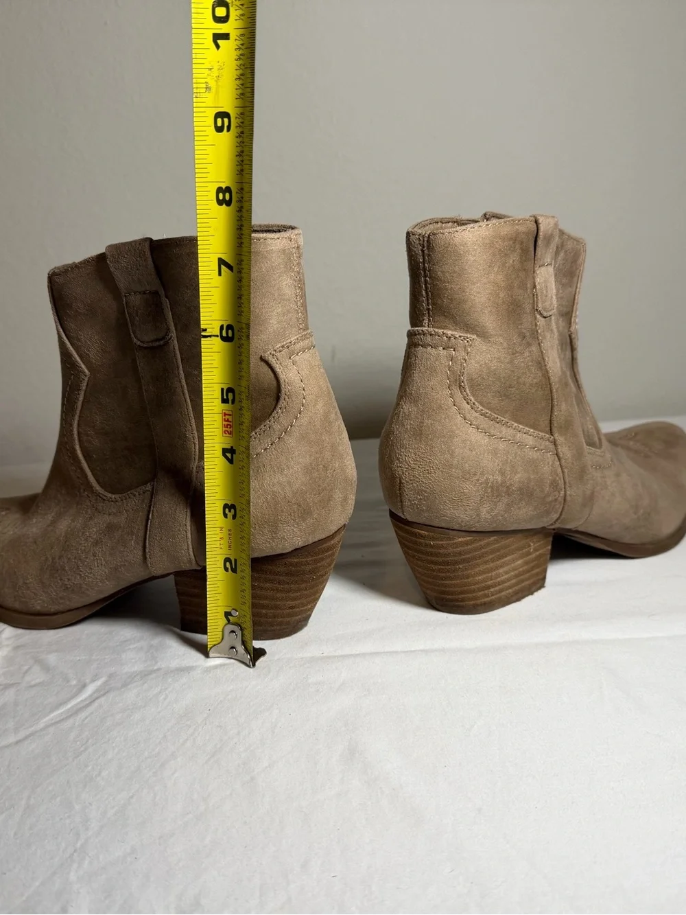 Dolce Vita stylish taupe